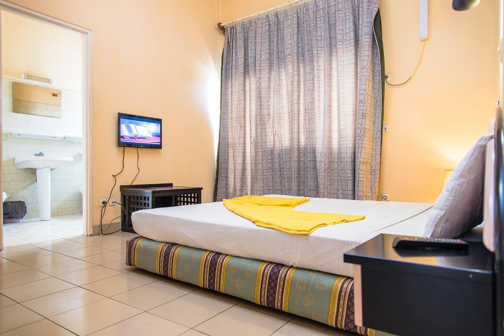 Hotel Beausejour Mirabel Bonabéri エクステリア 写真