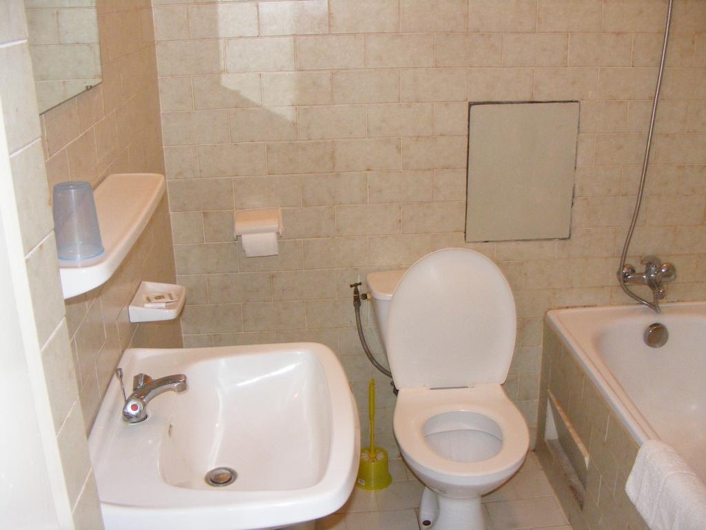 Hotel Beausejour Mirabel Bonabéri 部屋 写真