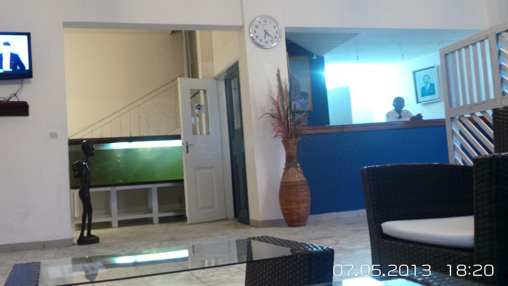 Hotel Beausejour Mirabel Bonabéri エクステリア 写真